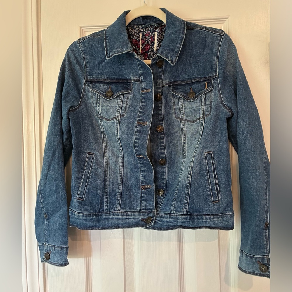American Vintage Classic Blue Denim Jacket size Medium Petite